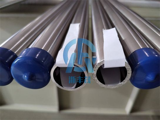 �����EP��